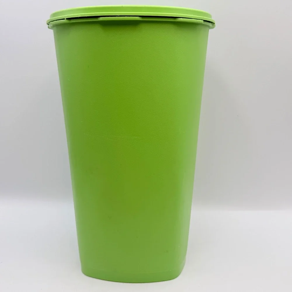 Vintage Tupperware Lime Green Servalier Canister 1222-4 Sunburst Lid 9.25 Inch